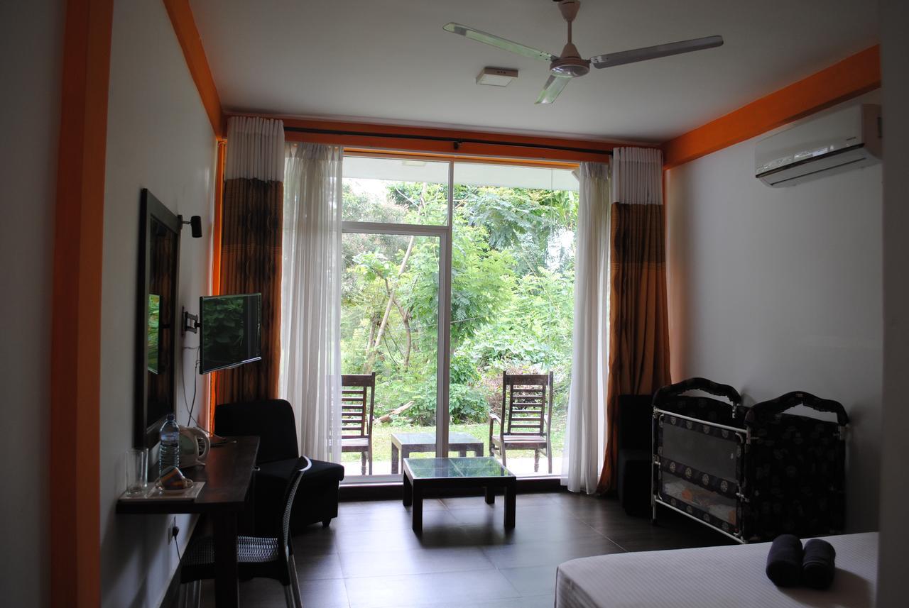 Bridge Hotel Negombo Kimbulapitiya Eksteriør bilde